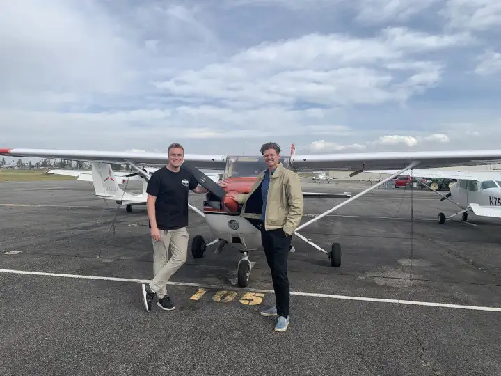 in-flight-cfi-and-student-fly-over-los-angeles-ca