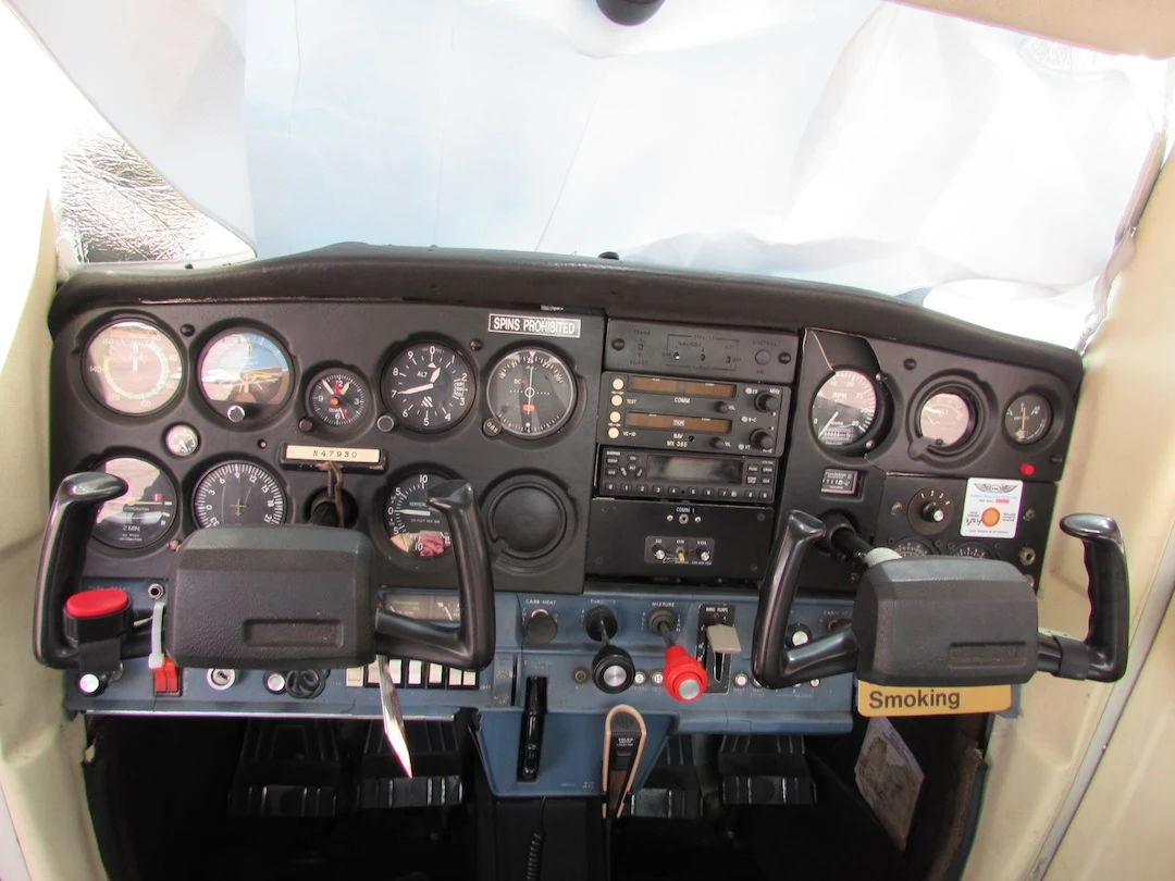 instrument-panel-of-cessna-152-at-riverside-airport-RAL