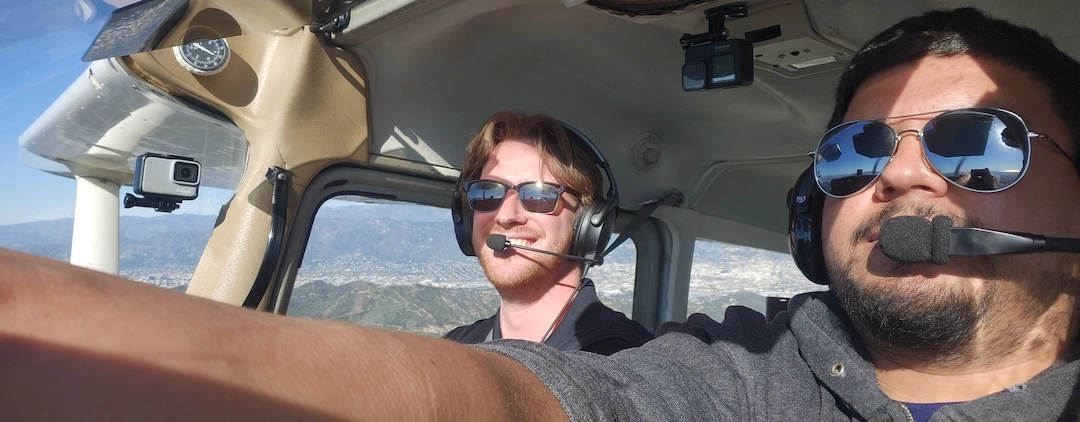 in-flight-cfi-and-student-fly-over-los-angeles-ca